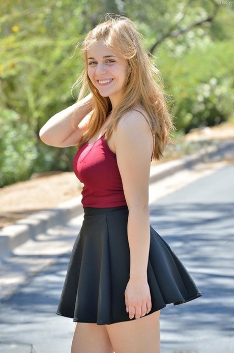 Pantyless amateur beauty Lindsey stripping and jogging nude in public