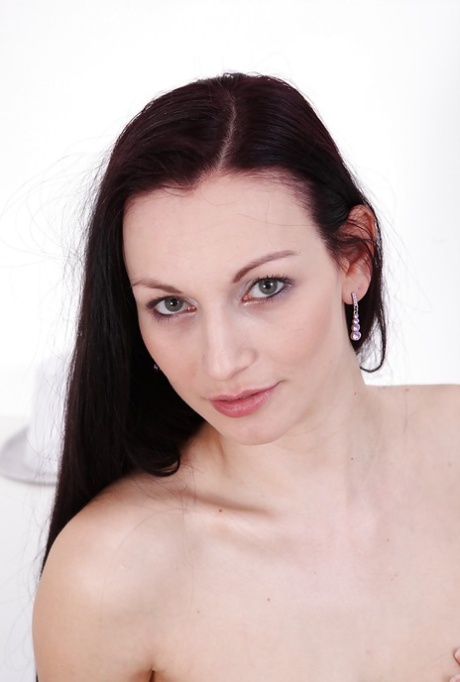 Sexy MILF babe DePumped masturbates her puffy pussy with a vibrator