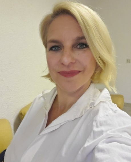 Beautiful mature amateur shows her hot curves while drinking a morning coffee