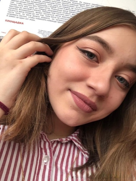 Amateur hottie teases with her lovely boobs and tasty ass in the mirror