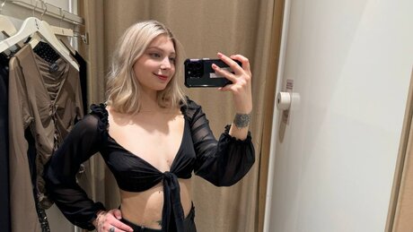 OnlyFans Lit1le Kitty starring Lit1le Kitty Nude Images