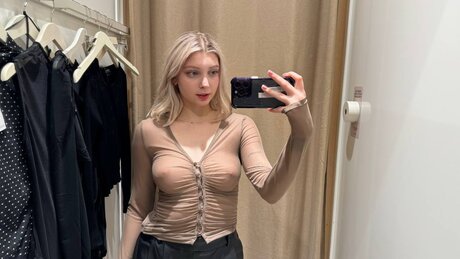 OnlyFans Lit1le Kitty starring Lit1le Kitty Nude Images