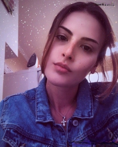 Sensational brunette amateur flaunts her stunning figure in the mirror