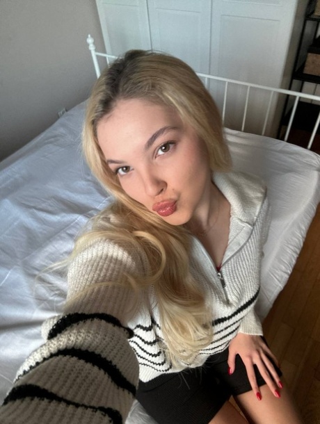 Glamorous OnlyFans babe All About Diana posing provocatively in a solo