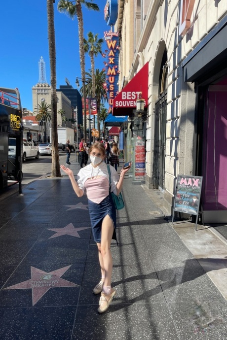 Sexy amateur girlfriend Fiona Sprouts rubbing her moist pussy up close