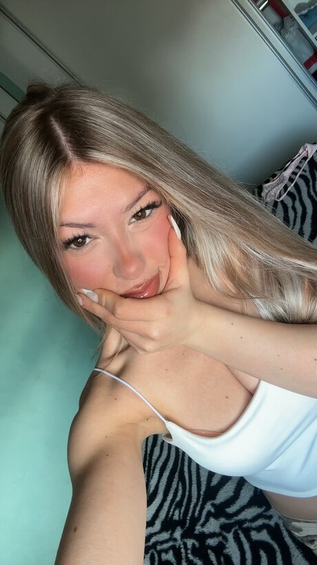 OnlyFans Hey Its Millie XX starring Hey Its Millie XX Porn XXX