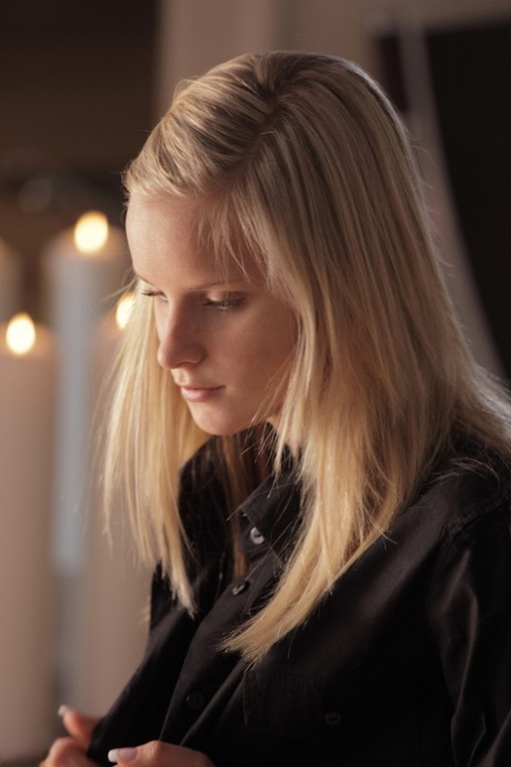 Horny blonde girlfriend Mary sucks her boyfriend's hard big cock and rides it