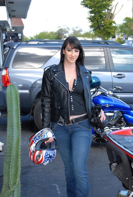 Reality sex scene featuring an incredibly raunchy busty milf