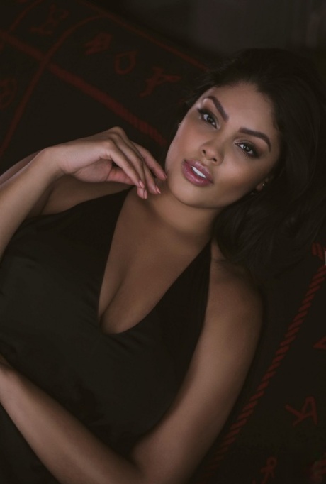 Stunning Mexican babe with big tits Jocelyn Corona showing off at her house