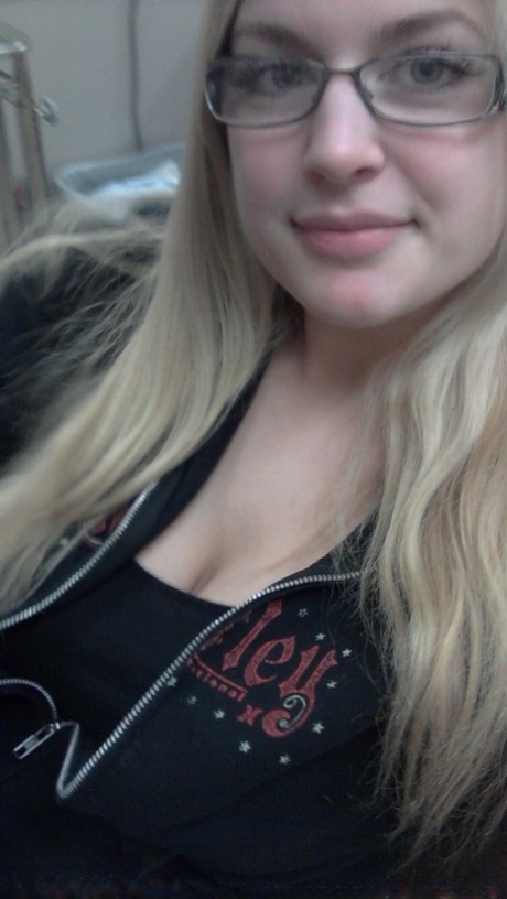 Amateur girl Danielle takes safe for work self shots around her house