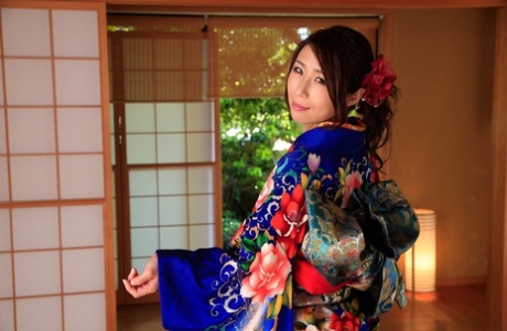 Japanese lady Ayumi Shinoda gets her trimmed pussy fingered, fucked & jizzed