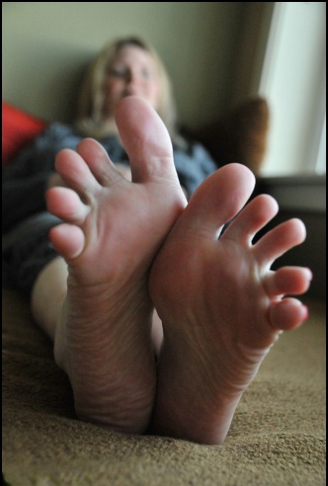 Busty Tasty Trixie with huge nipples flaunts & flexes sexy feet & spreads lips