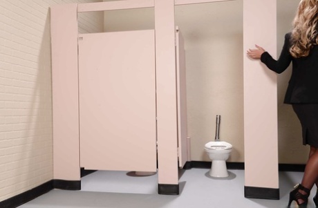 Horny lesbian pornstars Abella Danger and Phoenix Marie fucking hard