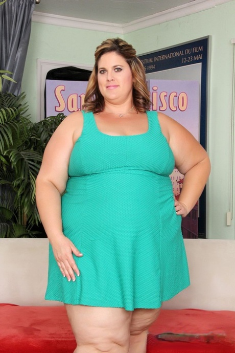 Huge SSBBW Erin Green teasing with spread ass cheeks stuffing cock in gob