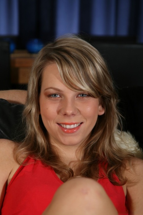 Blonde chicks surprise their man friend with a double-blowjob for Christmas