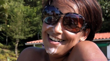 Brazilian MILF Darlene gets her plump booty banged near the pool