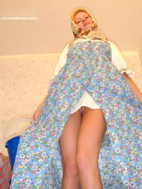 Russian teen with blonde hair and a tight pussy gets banged up close