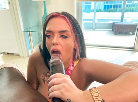 PAWG Queen performed by Louie Smalls, Ryan Smiles Porn XXX