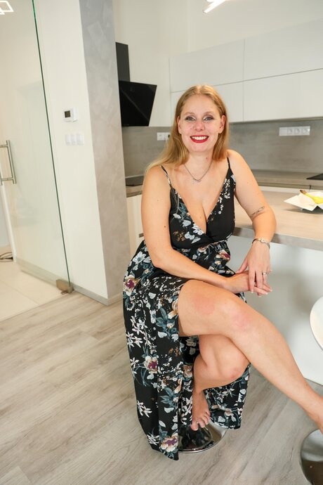 4k CFNM starring Jambie King, Mikaya Sweet Sex Pictures