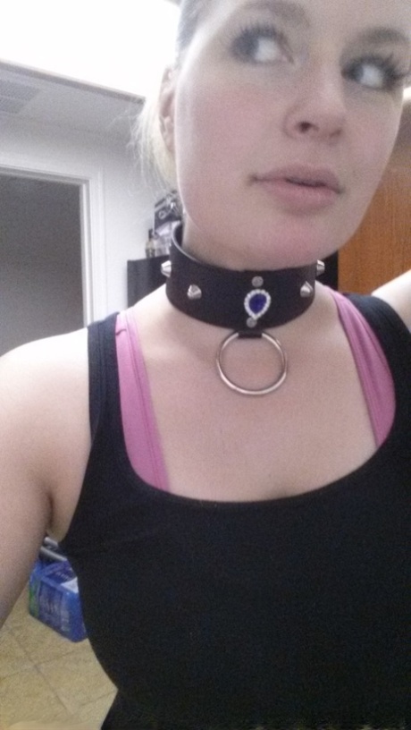 Amateur model Danielle Ftv takes non nude selfies in a variety of outfits