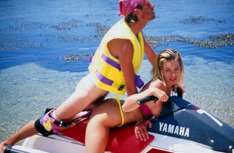 Lusty Baywatch babe got her all holes penetrated and facialed at the beach