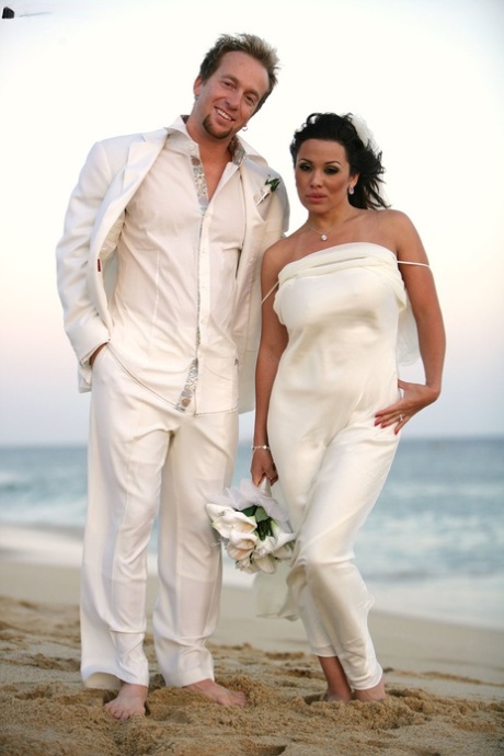 Latina bride Siena West sharing new hubby's dick with bestie Kelly Madison