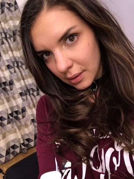 Russian teen Alina Henessy takes nude and non nude selfies during the day