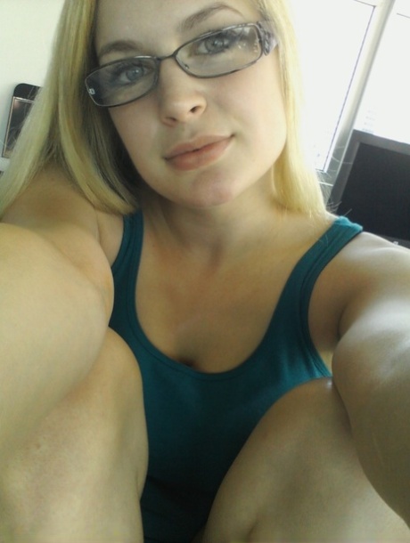 Blonde amateur Danielle takes non nude selfies of her daily life