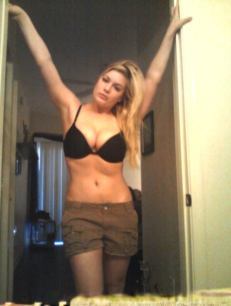 Blonde amateur Danielle takes non nude selfies of her daily life