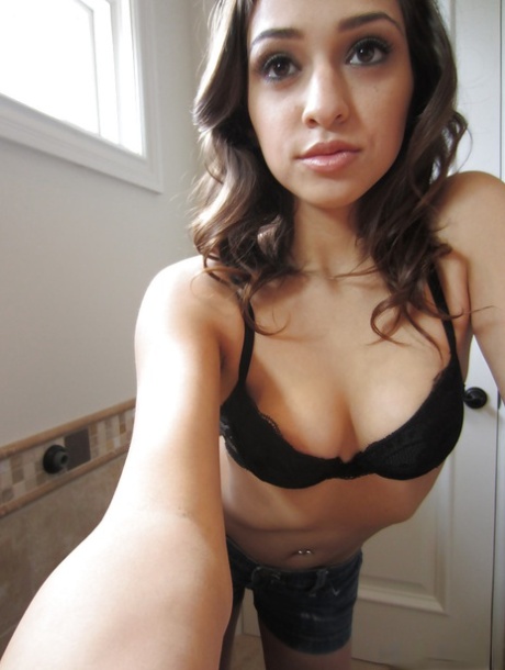 Stylish babe Sara Luv prefers masturbating in the bathroom