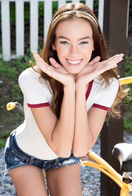 Thin bicycler Charity Crawford shows her bar ass on the bike path
