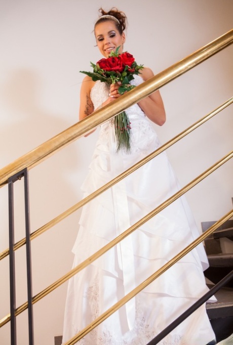 Bride with tiny tits Ferrera Gomez stripping and getting rammed in threeway