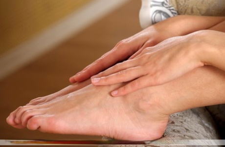 Young sexy beauty Alice V peels to unveil hot ass and spread naked