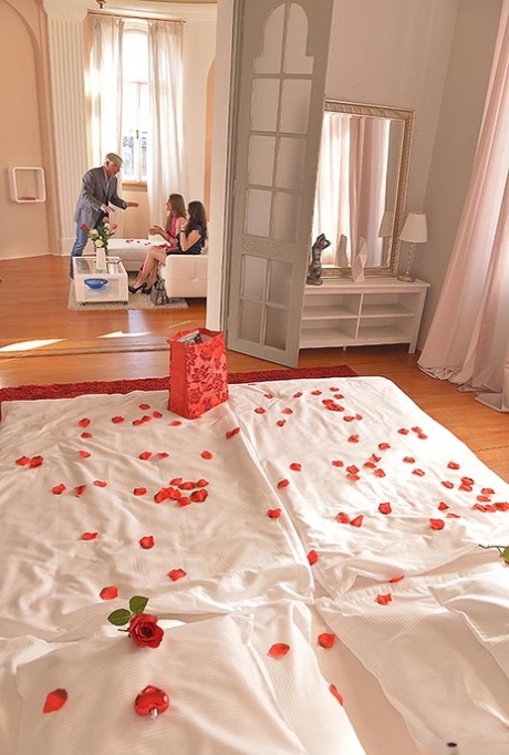 Hot lesbians Francesca Dicaprio & Sarah Sultry dildo twats afore a man friend