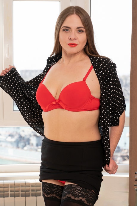 Sexy Russian Lastochka unveils her big saggy tits and touches her pussy